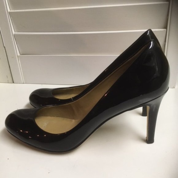 Ann Taylor black patent pump size 91/2 - Picture 1 of 7